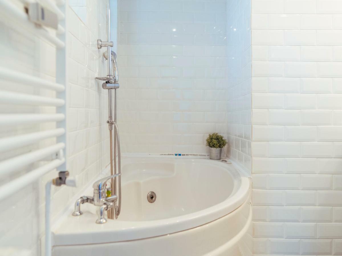 Parkview Apartment - Spectacular View & 2 Bedrooms Букурещ Екстериор снимка